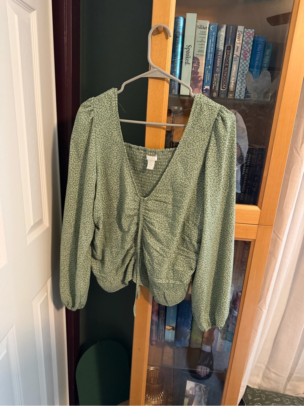 H&M Sage Green Floral Ruched V-Neck Blouse